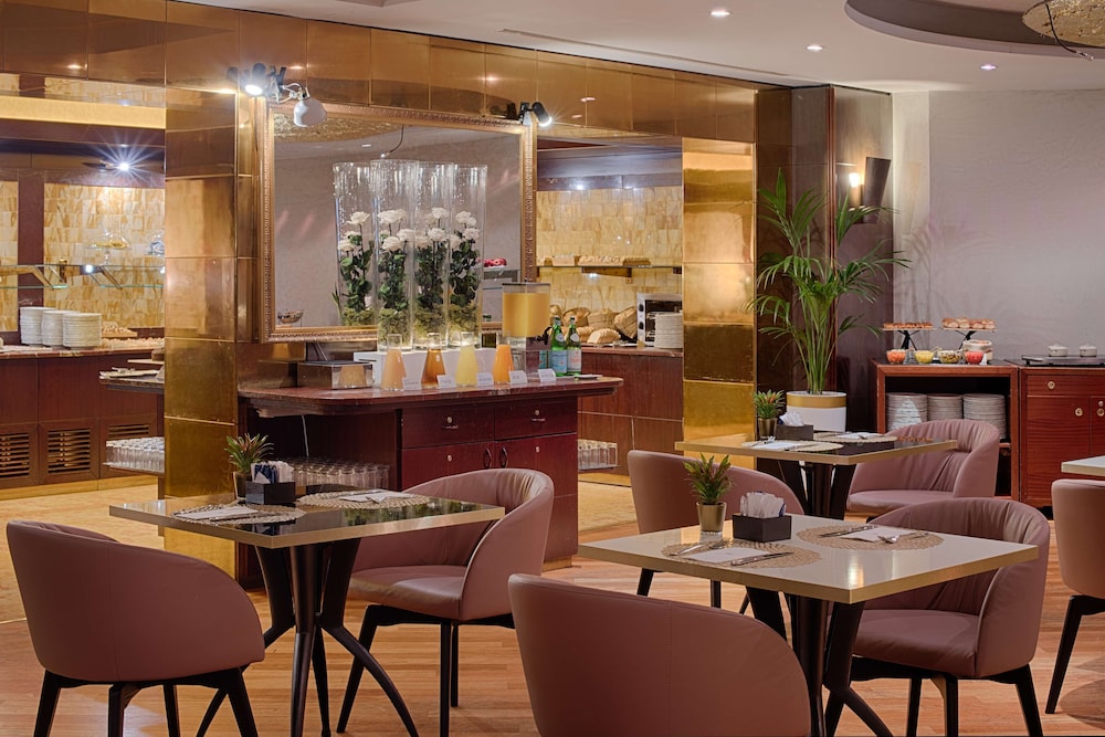 NH Roma Villa Carpegna — Restaurant & bars in Rome, Lazio