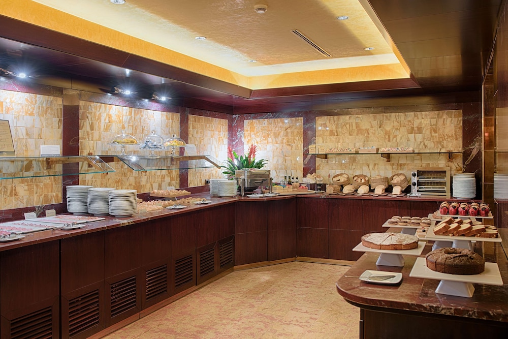 NH Roma Villa Carpegna — Restaurant & bars in Rome, Lazio