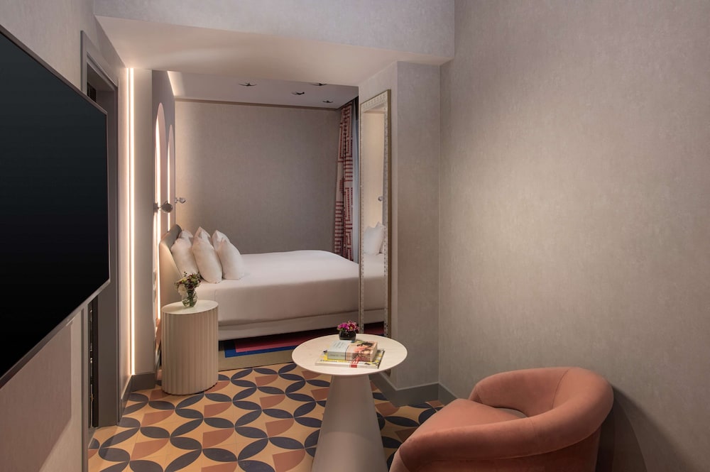 nhow Roma Vittorio Veneto — Hotel rooms in Rome, Lazio