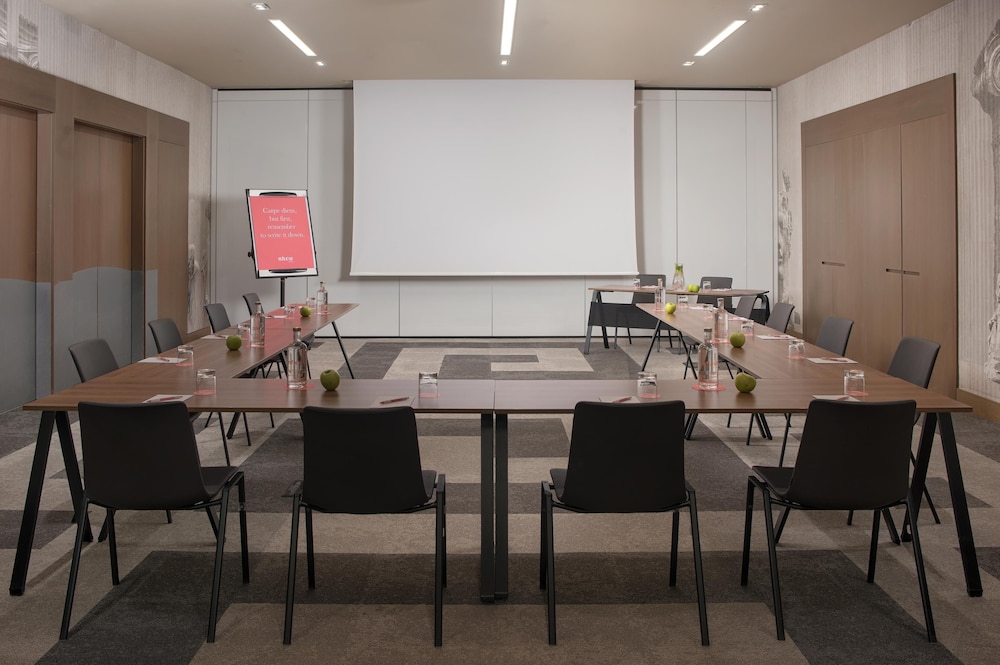 nhow Roma Vittorio Veneto — Hotel building in Rome, Lazio