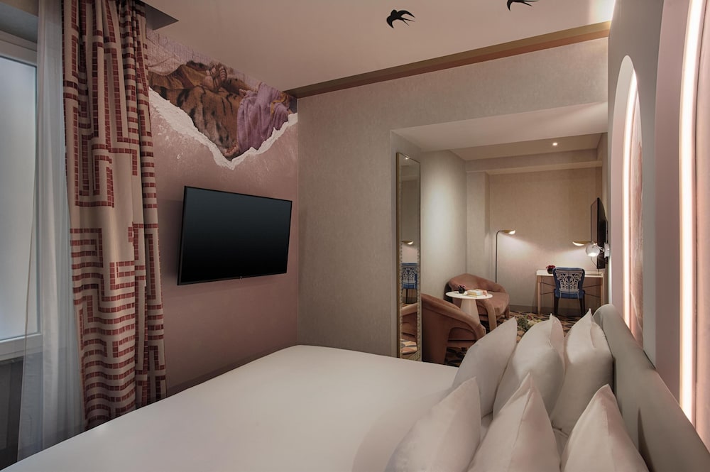nhow Roma Vittorio Veneto — Hotel rooms in Rome, Lazio