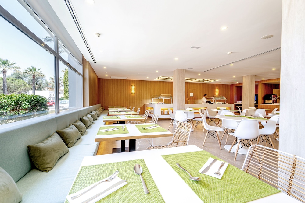 Hotel Ibersol Siurell — Restaurant & bars in Sa Coma, Balearic Islands