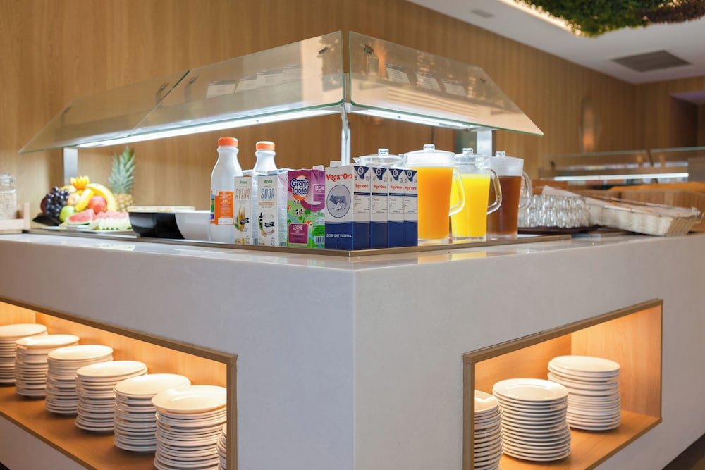 Hotel Ibersol Siurell — Restaurant & bars in Sa Coma, Balearic Islands