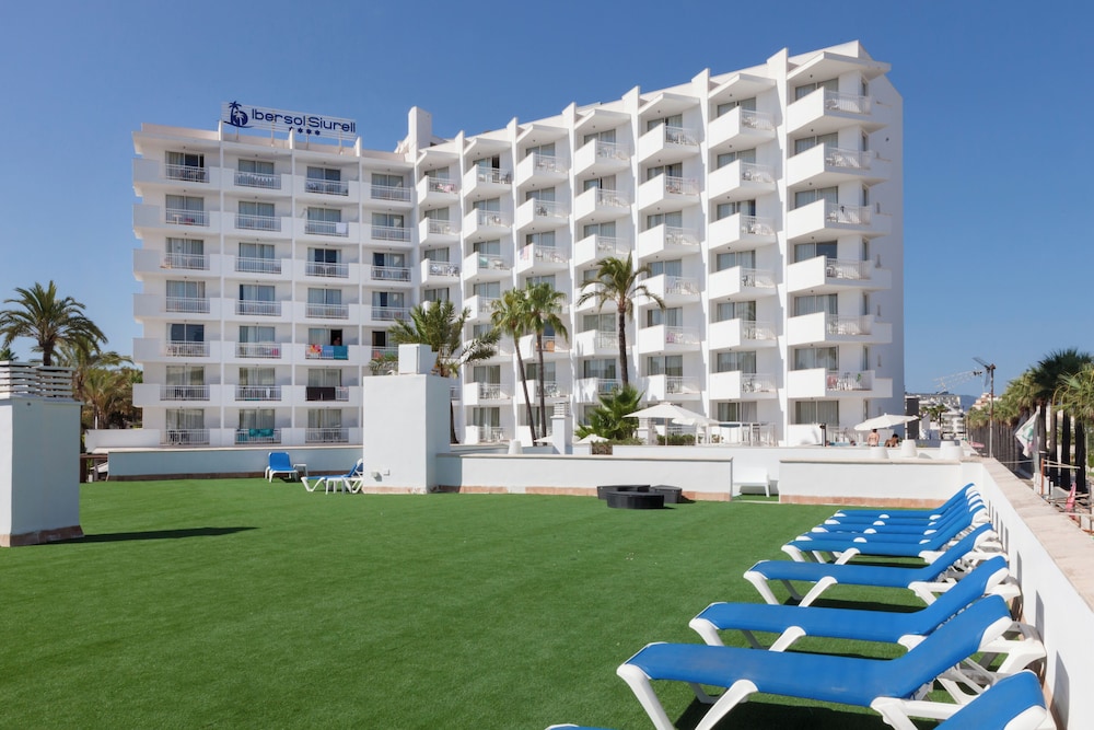 Hotel Ibersol Siurell — Hotel building in Sa Coma, Balearic Islands