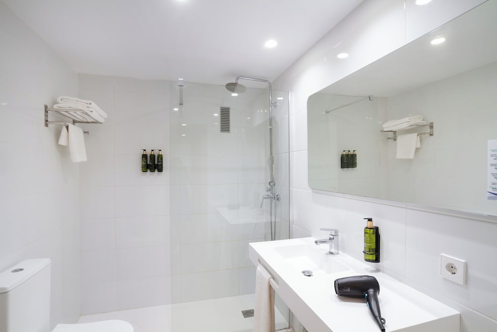 Hotel Ibersol Siurell — Hotel rooms in Sa Coma, Balearic Islands