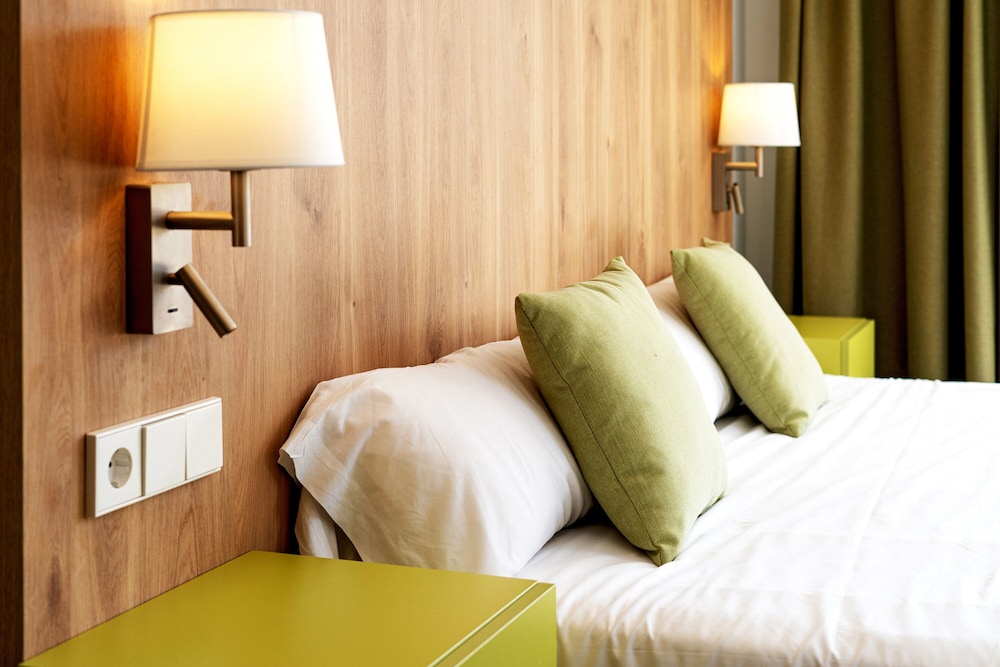 Hotel Ibersol Siurell — Hotel rooms in Sa Coma, Balearic Islands