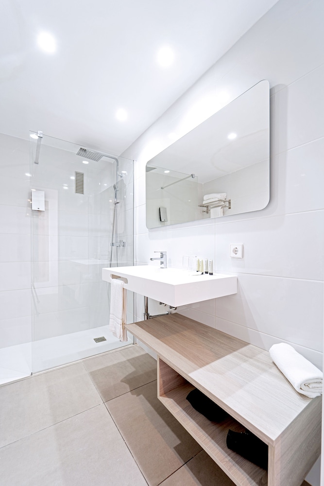 Hotel Ibersol Siurell — Hotel rooms in Sa Coma, Balearic Islands