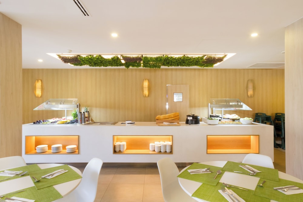 Hotel Ibersol Siurell — Restaurant & bars in Sa Coma, Balearic Islands