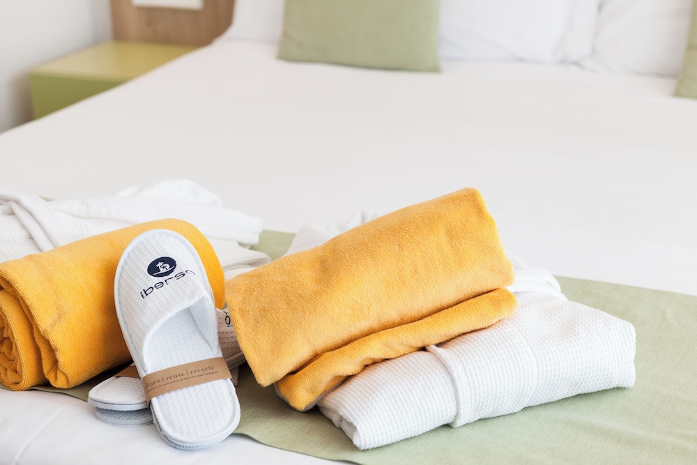 Hotel Ibersol Siurell — Hotel rooms in Sa Coma, Balearic Islands