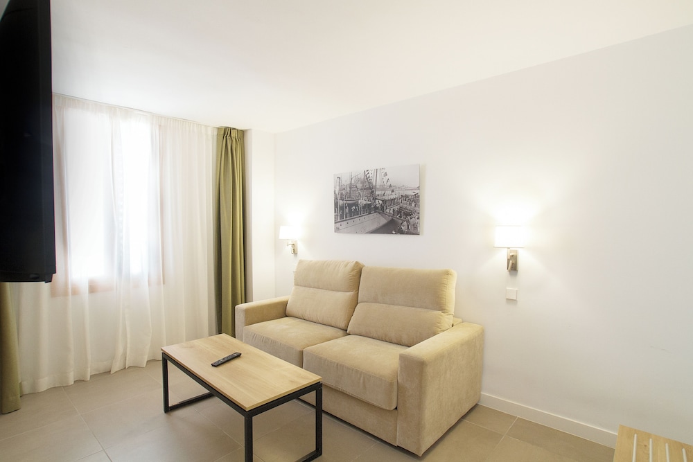 Hotel Ibersol Siurell — Hotel rooms in Sa Coma, Balearic Islands