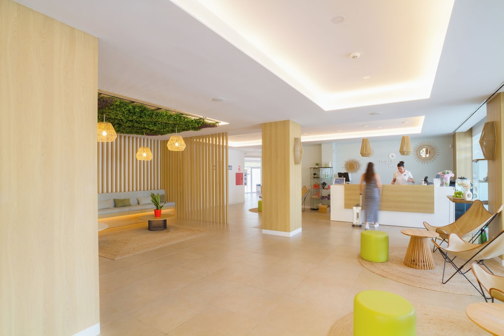 Hotel Ibersol Siurell — Hotel building in Sa Coma, Balearic Islands
