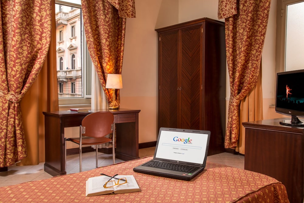 Hotel Nizza Roma — Hotel rooms in Rome, Lazio