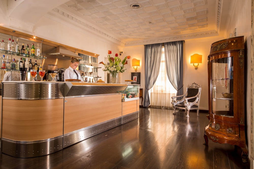 Hotel Nizza Roma — Restaurant & bars in Rome, Lazio
