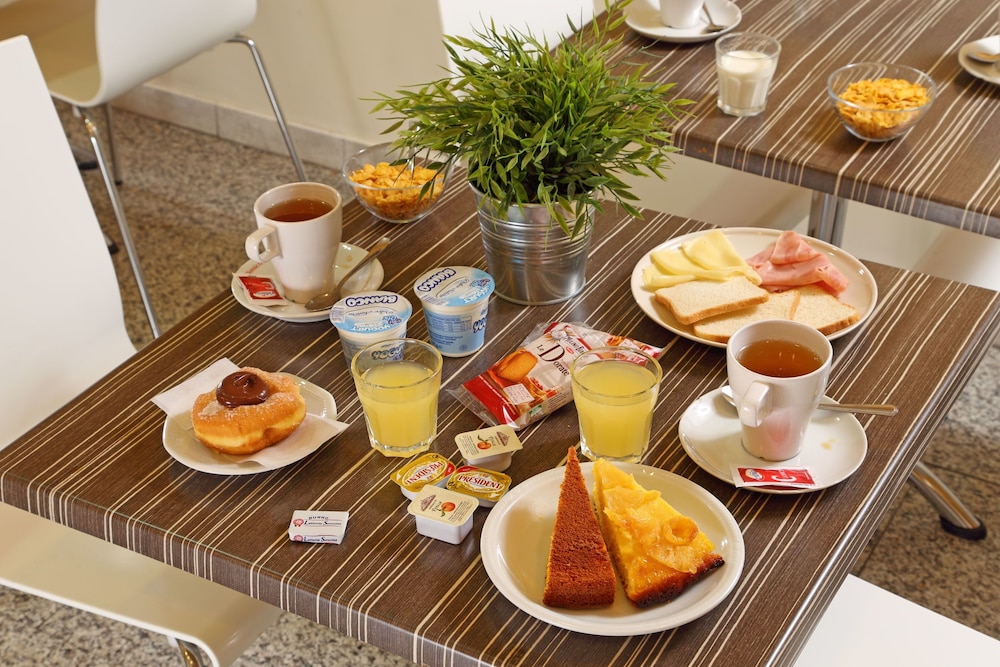 Hotel Nizza Roma — Restaurant & bars in Rome, Lazio