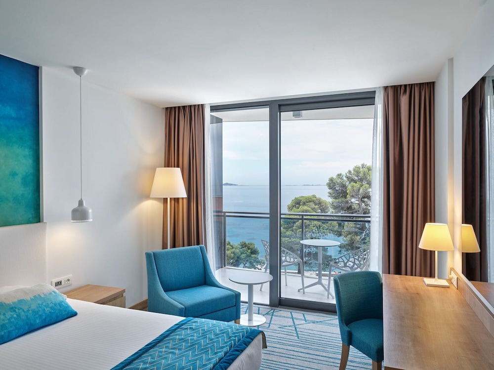 Maistra Select Mlini Hotel — Hotel rooms in Mlini, Dubrovnik-Neretva