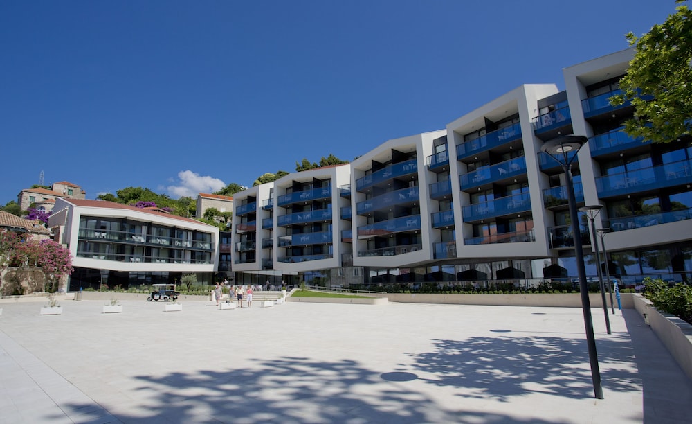 Maistra Select Mlini Hotel — Hotel building in Mlini, Dubrovnik-Neretva