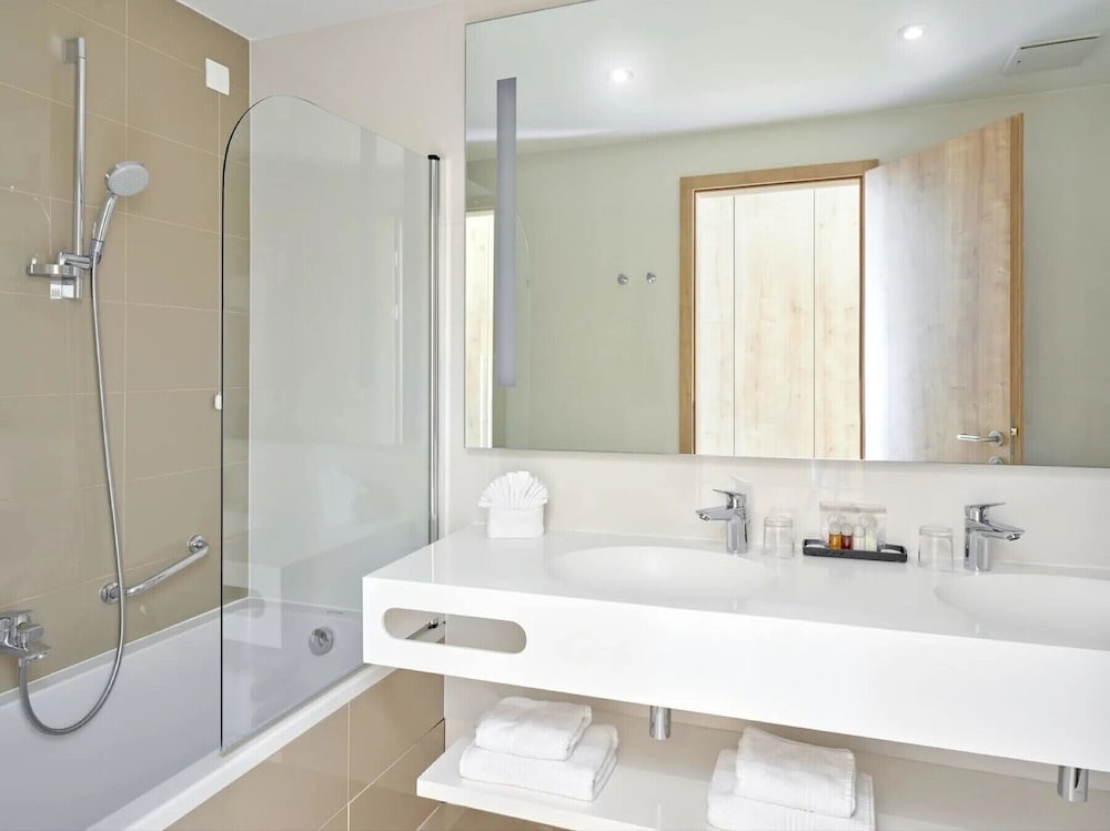Maistra Select Mlini Hotel — Hotel rooms in Mlini, Dubrovnik-Neretva