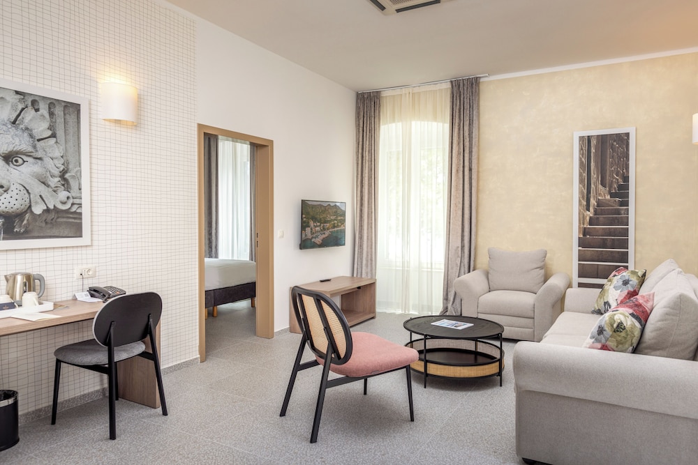 Maistra Select Mlini Hotel — Hotel rooms in Mlini, Dubrovnik-Neretva