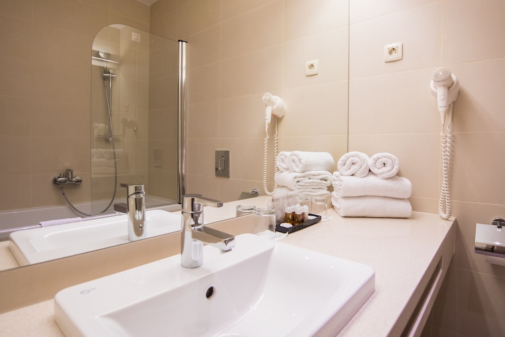 Maistra Select Mlini Hotel — Hotel rooms in Mlini, Dubrovnik-Neretva