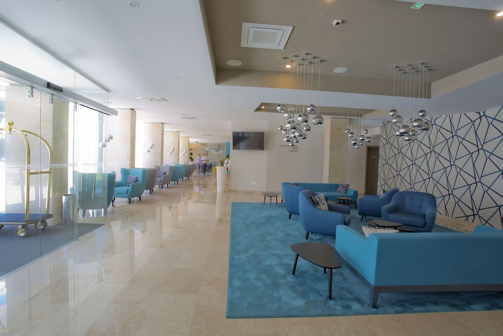 Maistra Select Mlini Hotel — Hotel building in Mlini, Dubrovnik-Neretva