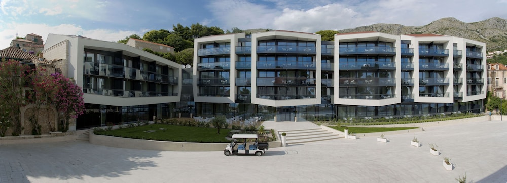 Maistra Select Mlini Hotel — Hotel building in Mlini, Dubrovnik-Neretva