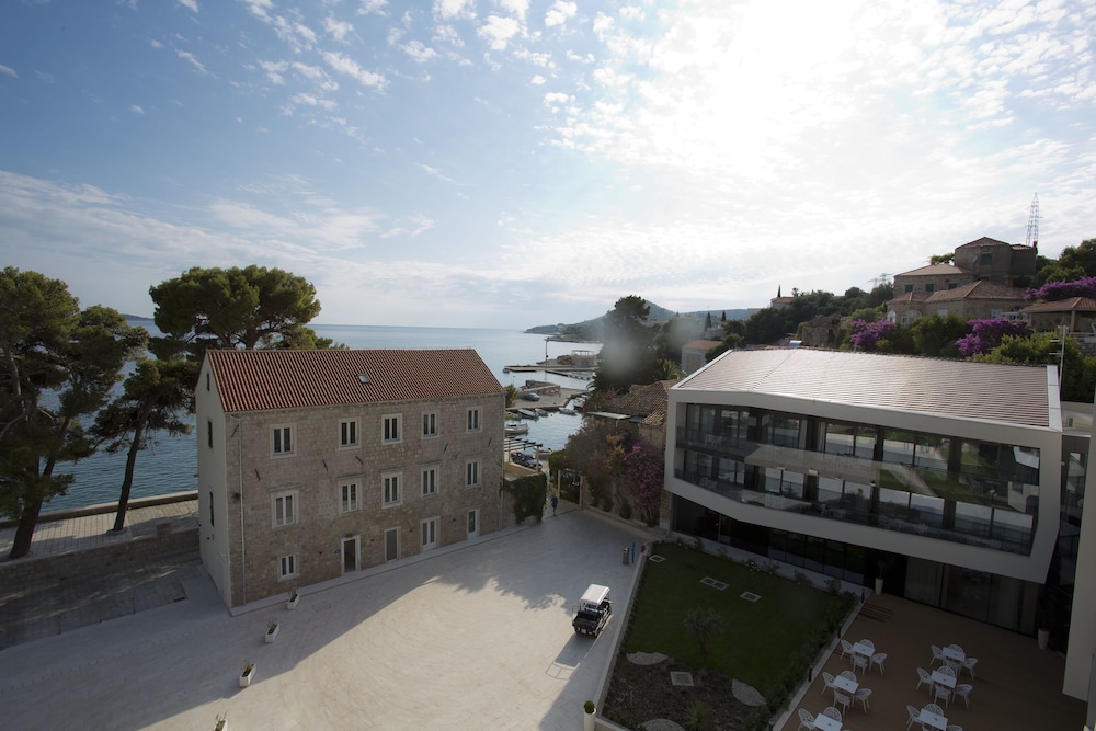 Maistra Select Mlini Hotel — Hotel building in Mlini, Dubrovnik-Neretva