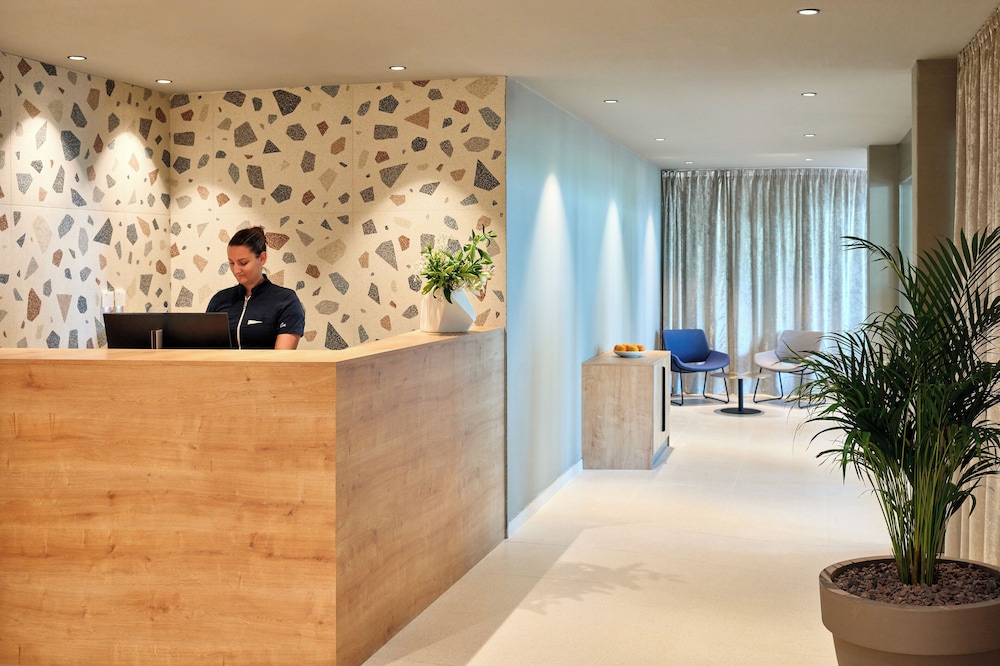 Maistra Select Mlini Hotel — Hotel building in Mlini, Dubrovnik-Neretva