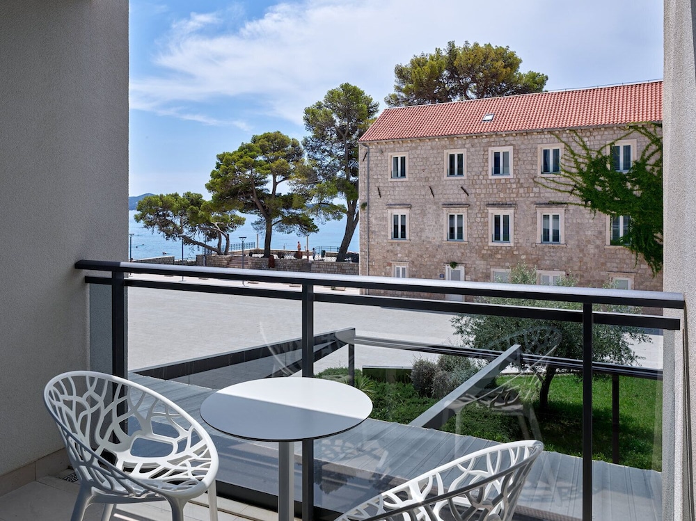 Maistra Select Mlini Hotel — Hotel building in Mlini, Dubrovnik-Neretva