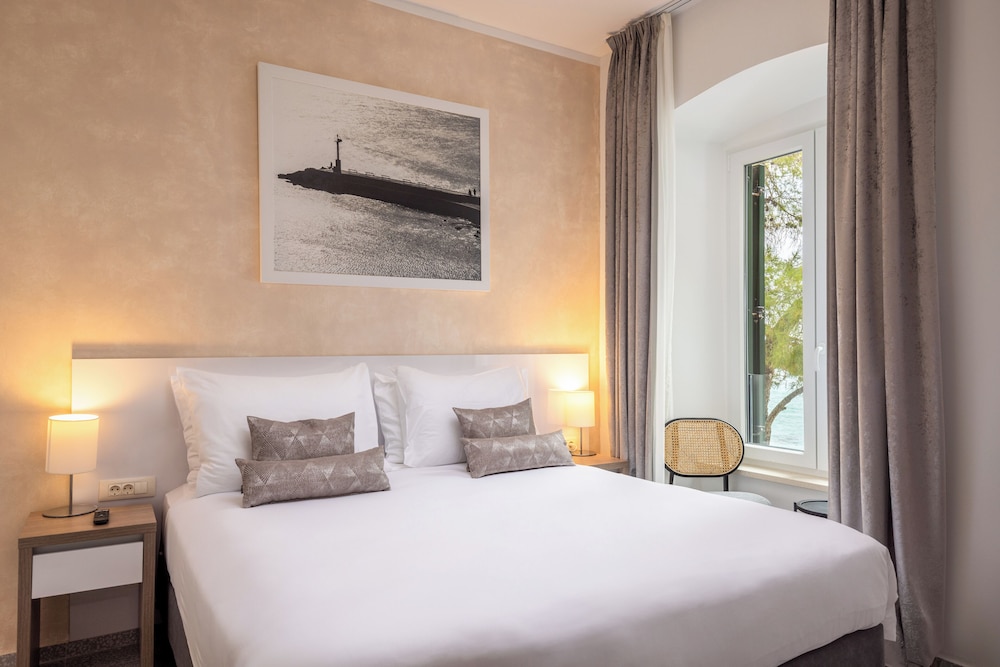 Maistra Select Mlini Hotel — Hotel rooms in Mlini, Dubrovnik-Neretva