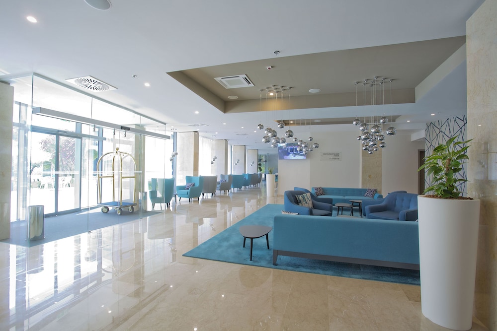 Maistra Select Mlini Hotel — Hotel building in Mlini, Dubrovnik-Neretva