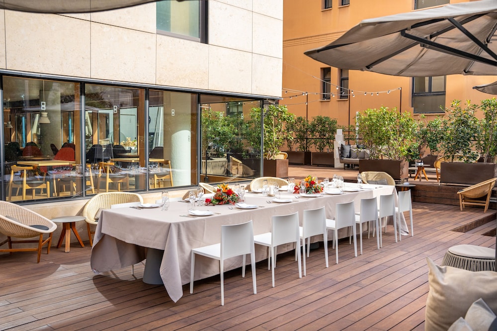 Eurostars Barcelona Central — Restaurant & bars in Barcelona, Catalonia