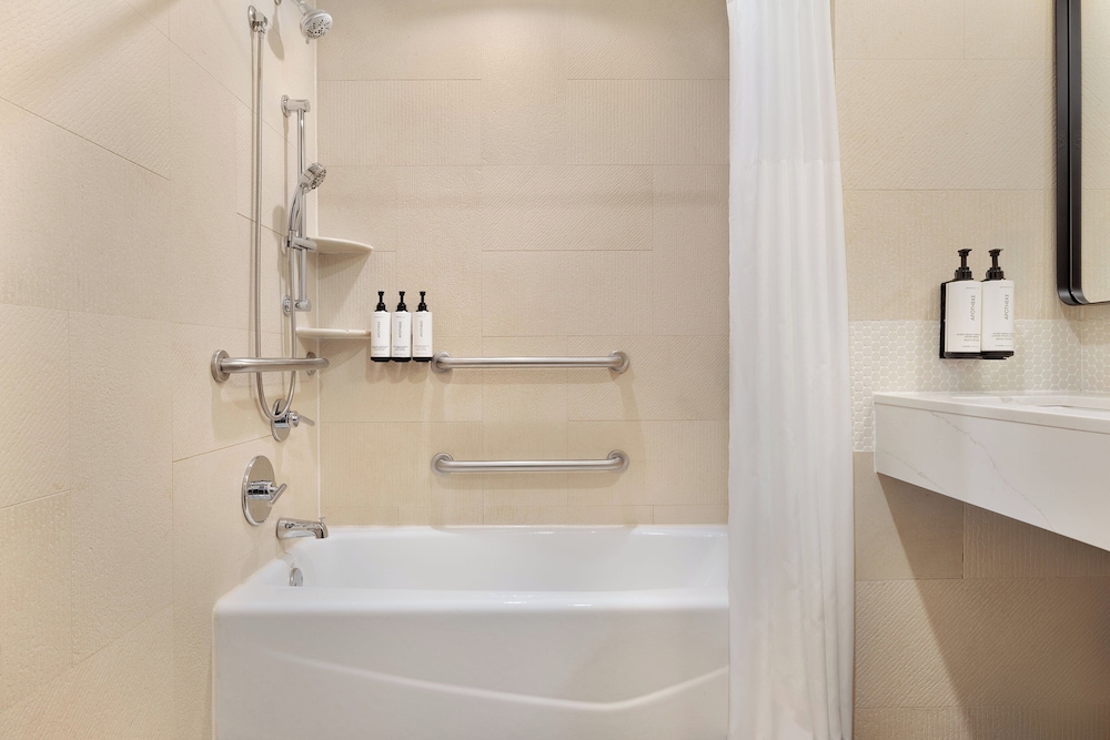 voco Times Square South New York by IHG — Hotel rooms in New York City, New York State