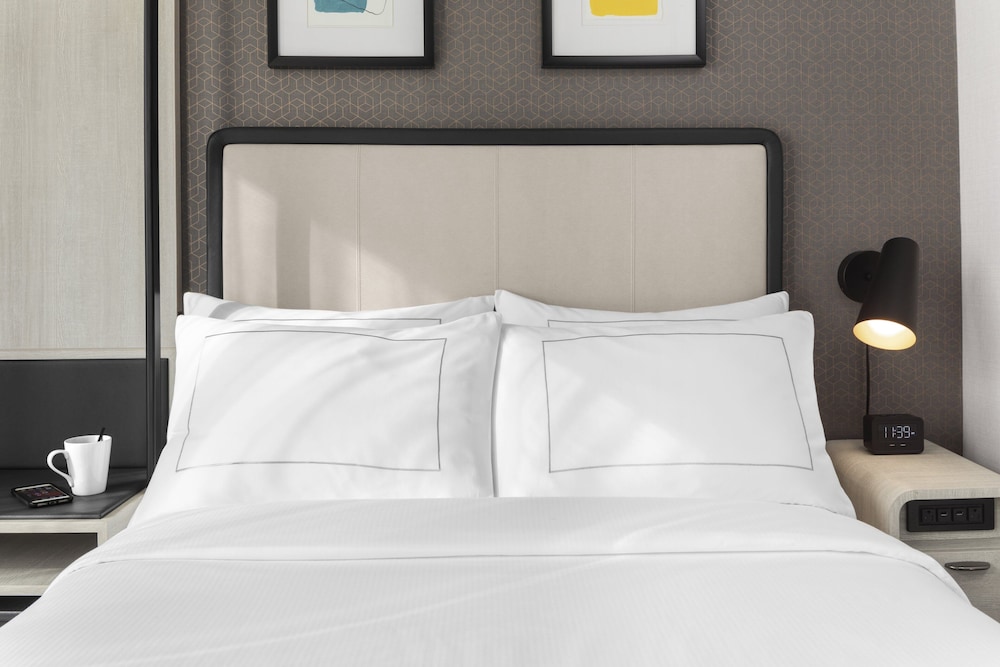 voco Times Square South New York by IHG — Hotel rooms in New York City, New York State