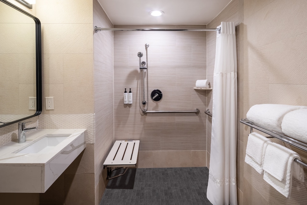 voco Times Square South New York by IHG — Hotel rooms in New York City, New York State