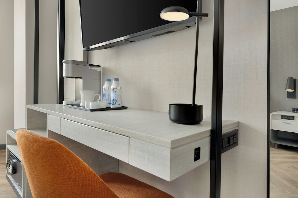 voco Times Square South New York by IHG — Hotel rooms in New York City, New York State