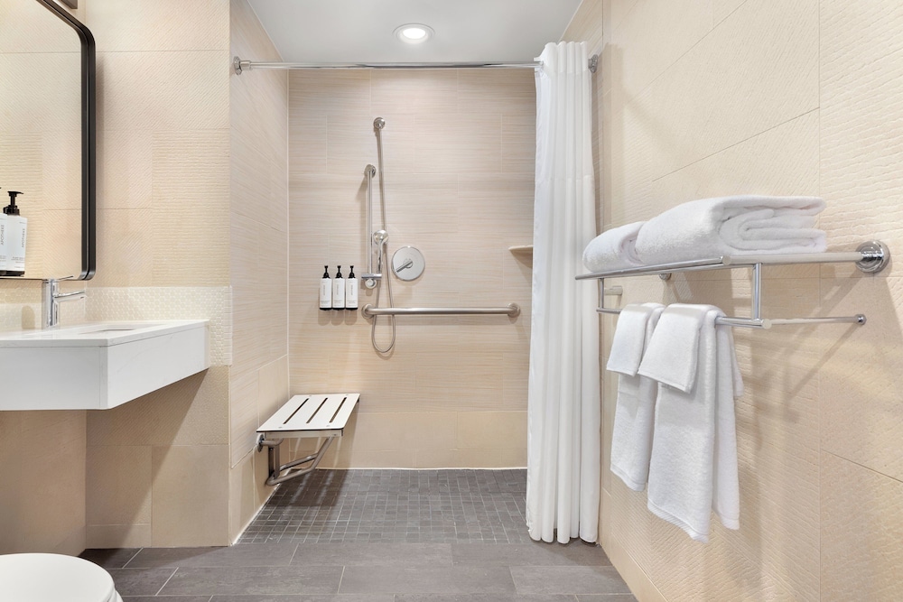 voco Times Square South New York by IHG — Hotel rooms in New York City, New York State