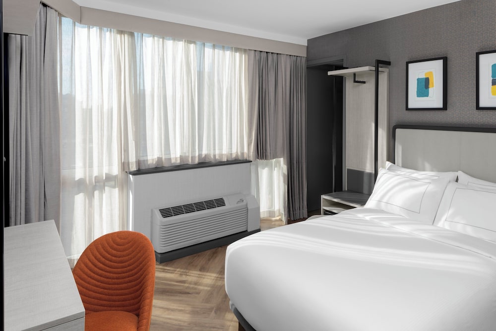 voco Times Square South New York by IHG — Hotel rooms in New York City, New York State