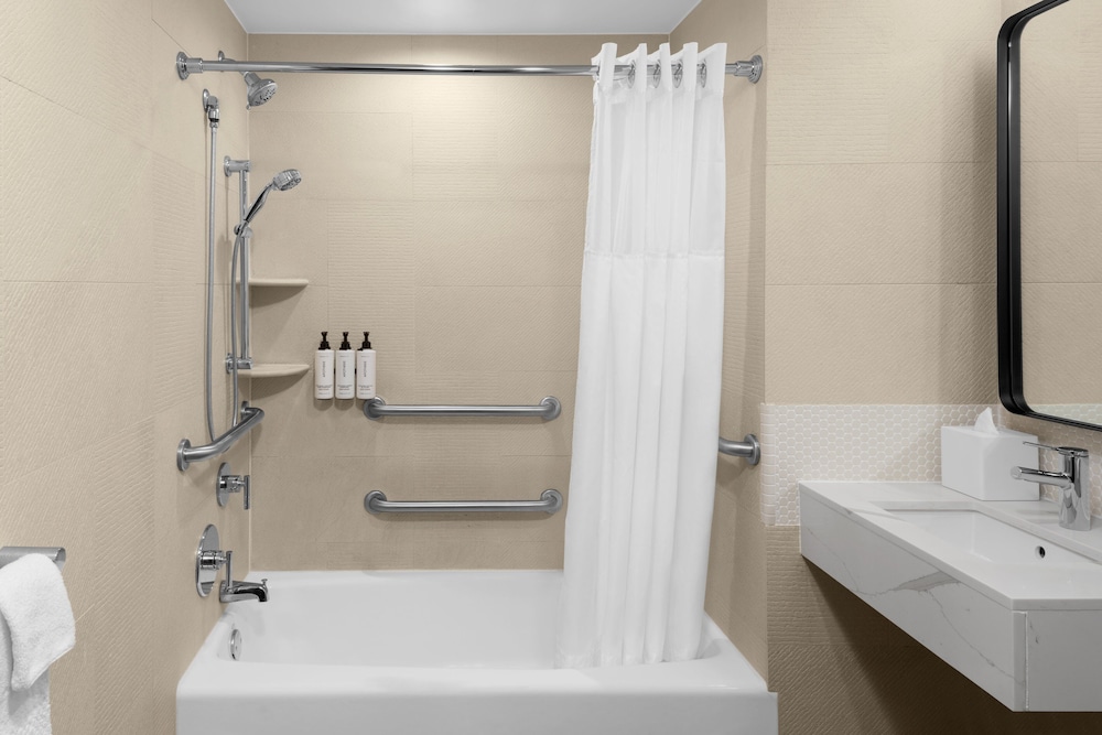 voco Times Square South New York by IHG — Hotel rooms in New York City, New York State