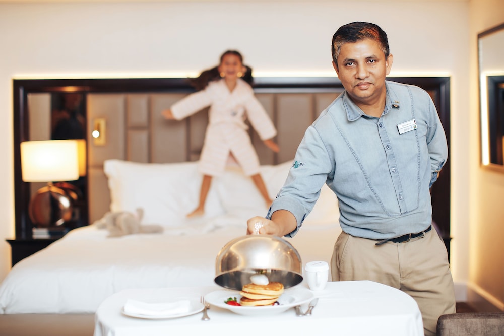 Radisson Blu Hotel, Dubai Deira Creek — Hotel rooms in Dubai