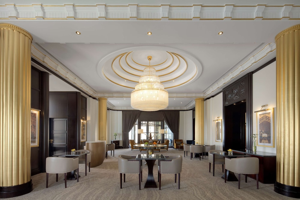 Radisson Blu Hotel, Dubai Deira Creek — Restaurant & bars in Dubai