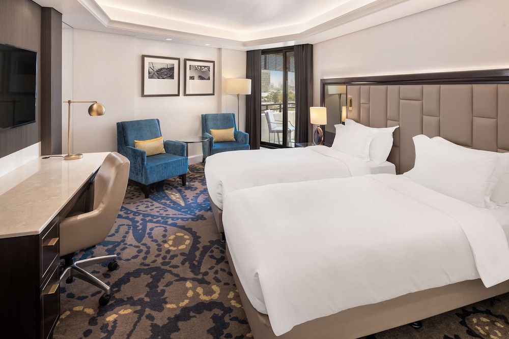 Radisson Blu Hotel, Dubai Deira Creek — Hotel rooms in Dubai