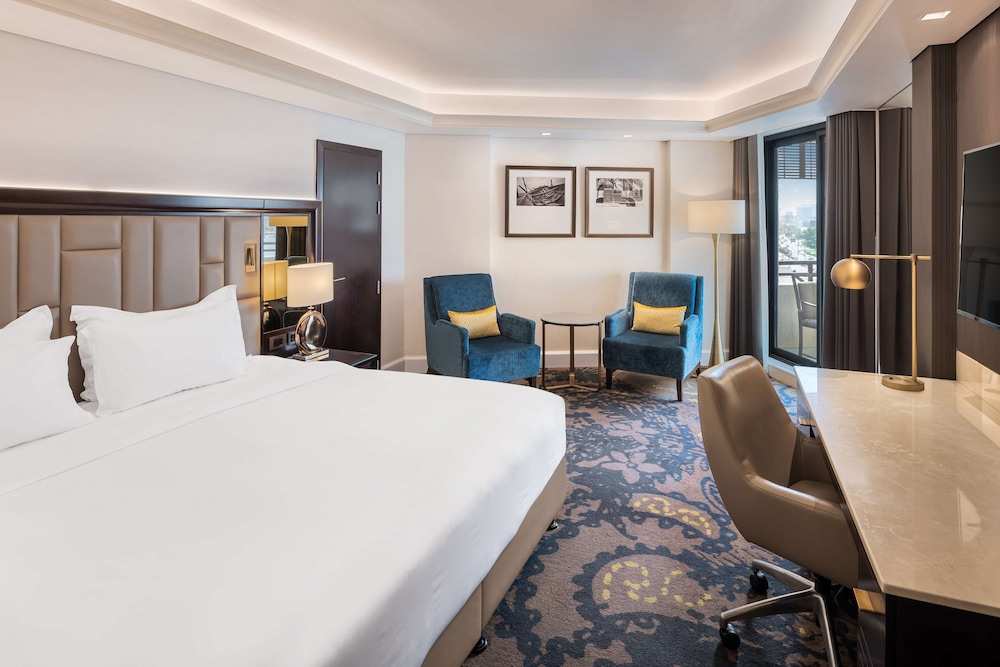 Radisson Blu Hotel, Dubai Deira Creek — Hotel rooms in Dubai