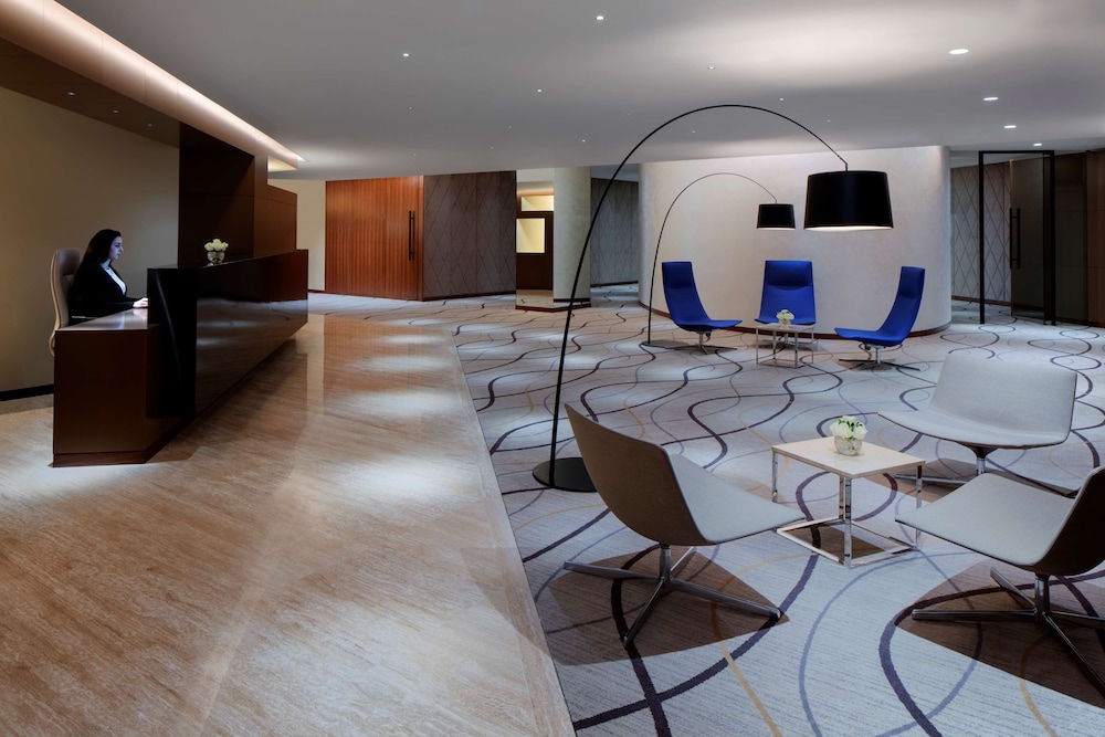 Radisson Blu Hotel, Dubai Deira Creek — Hotel building in Dubai