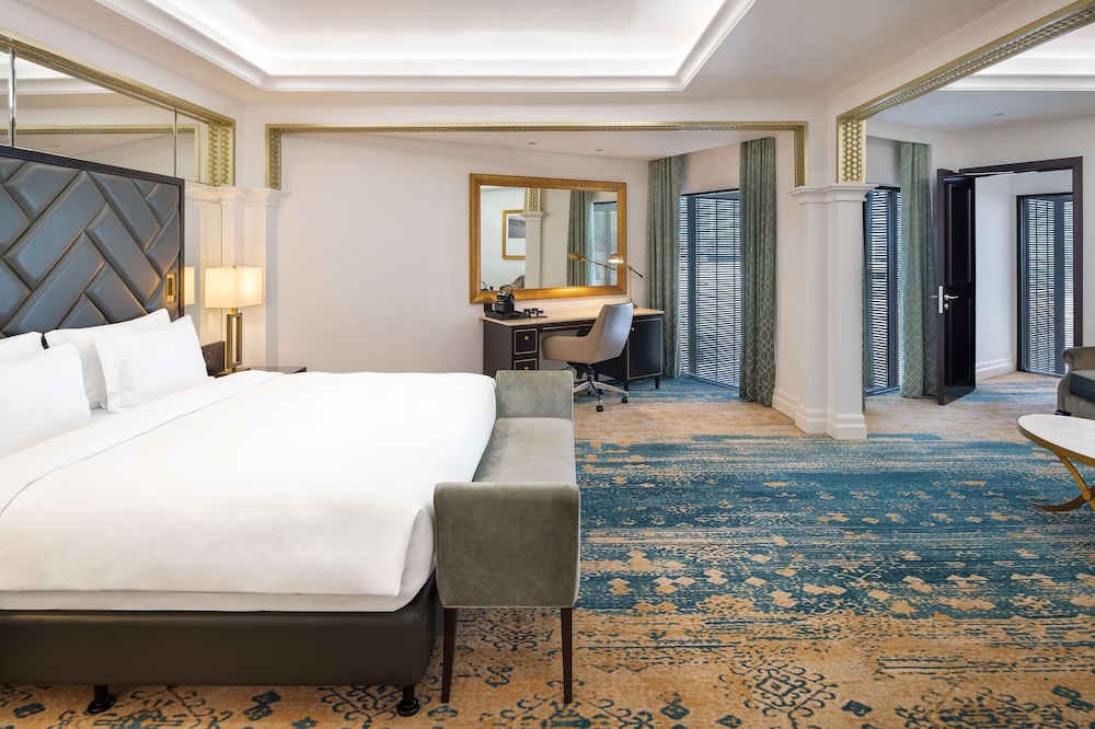 Radisson Blu Hotel, Dubai Deira Creek — Hotel rooms in Dubai