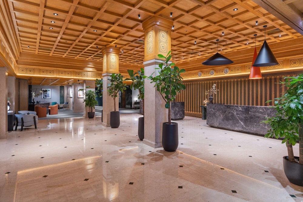 Radisson Blu Hotel, Dubai Deira Creek — Hotel building in Dubai