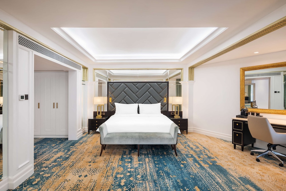 Radisson Blu Hotel, Dubai Deira Creek — Hotel rooms in Dubai