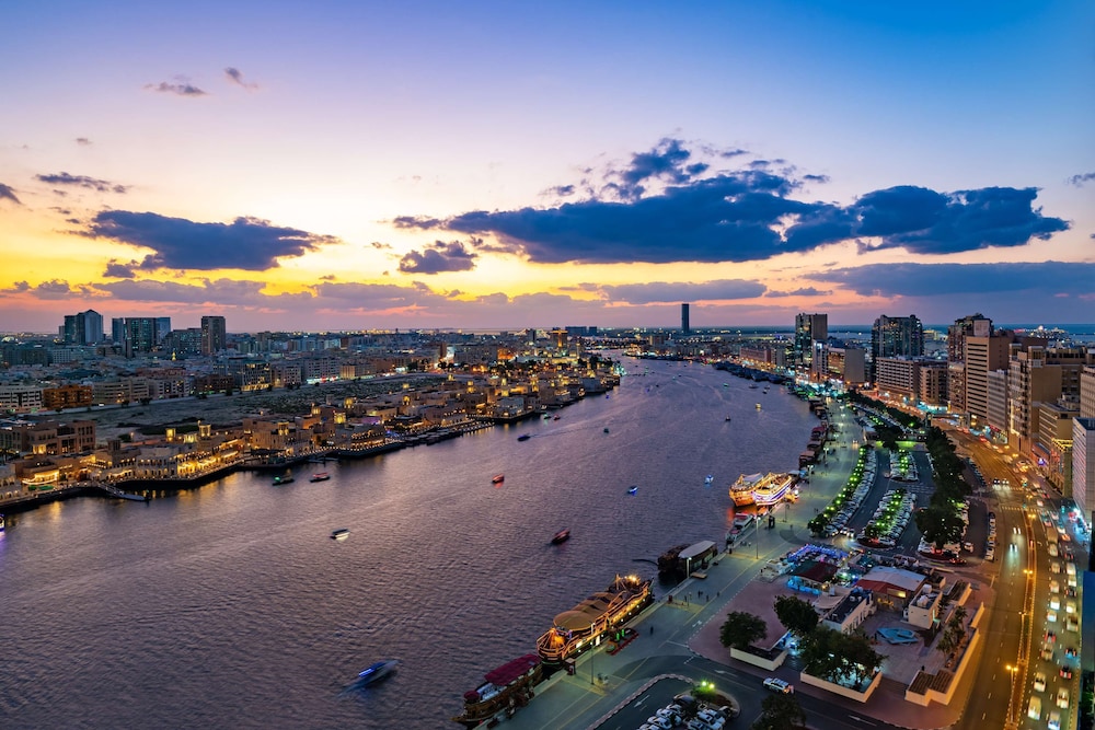 Radisson Blu Hotel, Dubai Deira Creek — Attractions in the area in Dubai