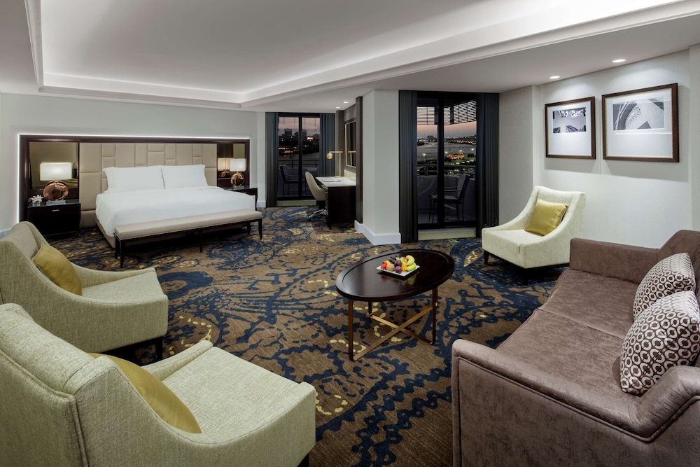 Radisson Blu Hotel, Dubai Deira Creek — Hotel rooms in Dubai