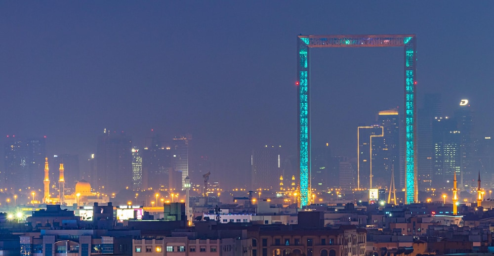 Radisson Blu Hotel, Dubai Deira Creek — Attractions in the area in Dubai