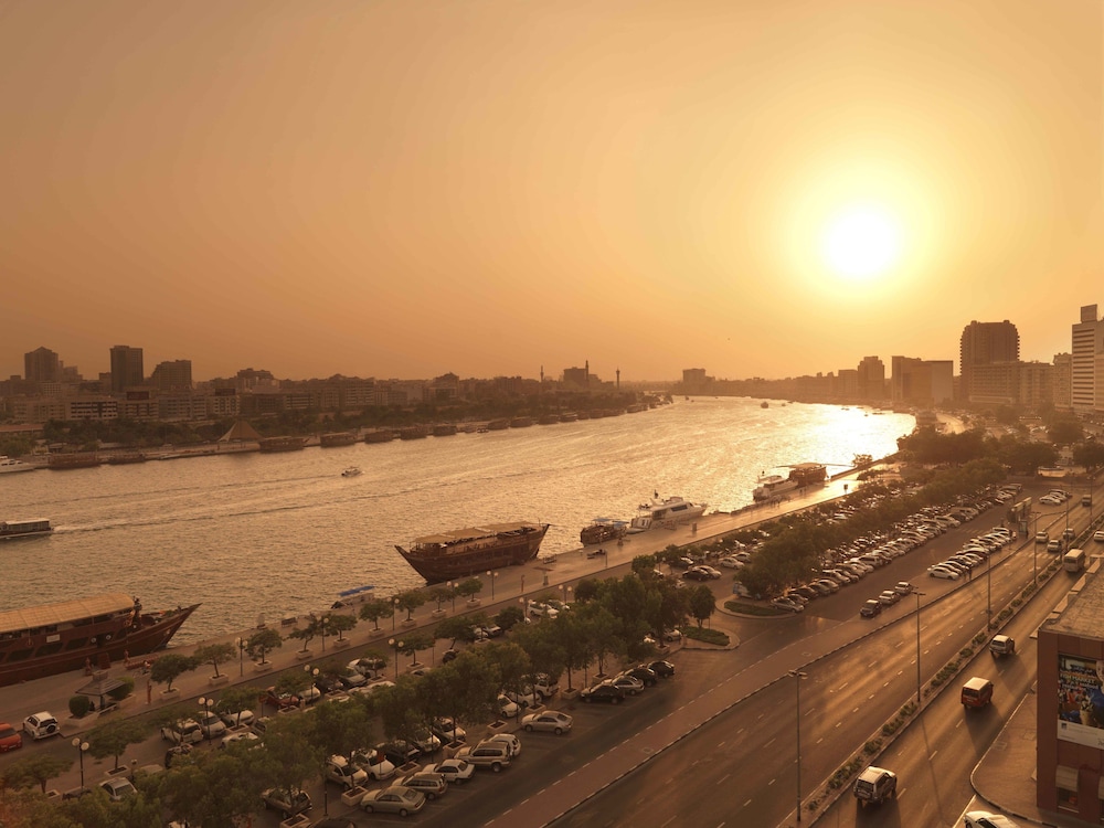 Radisson Blu Hotel, Dubai Deira Creek — Attractions in the area in Dubai